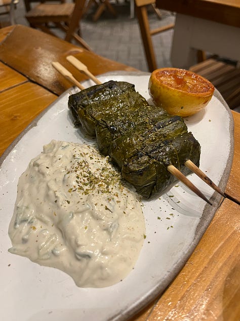ERGON House Athens, To Triantafyllo tis Nostimias, ΑΡΙΣΤΟΝ ΛΟΜΠΟΤΕΣΗ