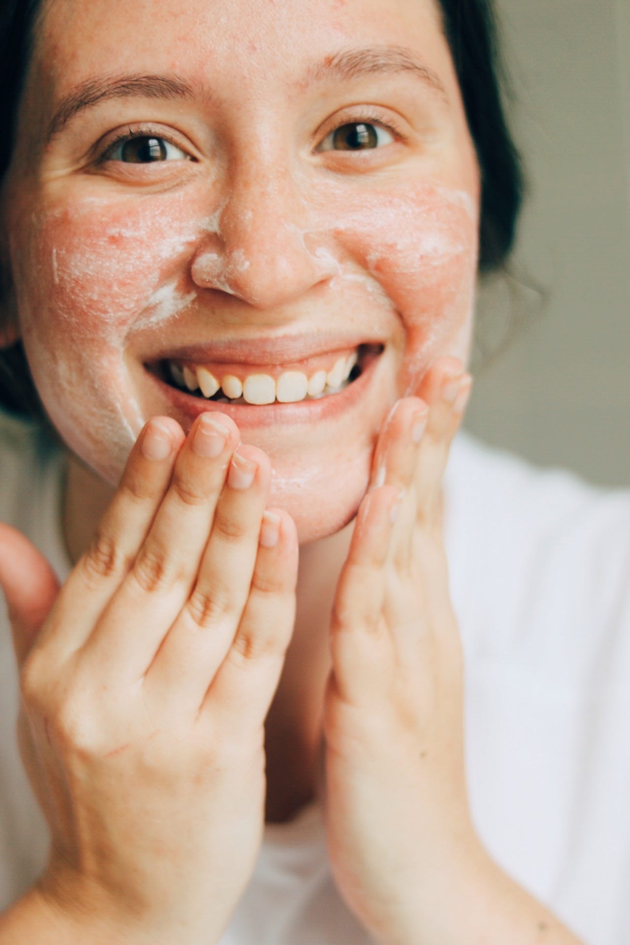 The Easiest, 3 Step Skin Care Routine for Women in their 20s The Easiest, 3 Step Skin Care Routine for Women in their 20s