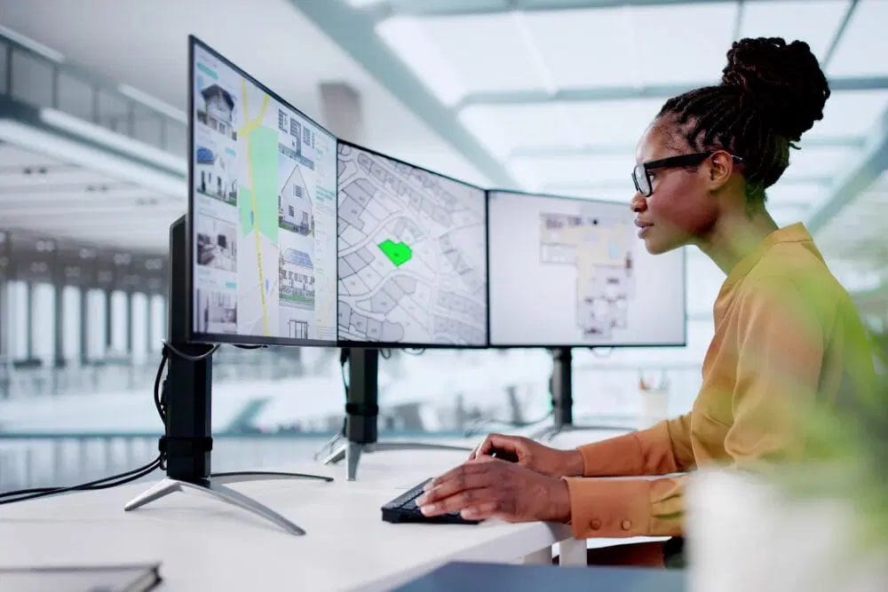 EarthStuff - SOME SHARED SPATIAL/GIS ROLES & OPPORTUNITIES