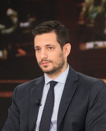 Portrait du ministre Kyranakis qui ressemble en effet, beaucoup, à Louis Sarkozy