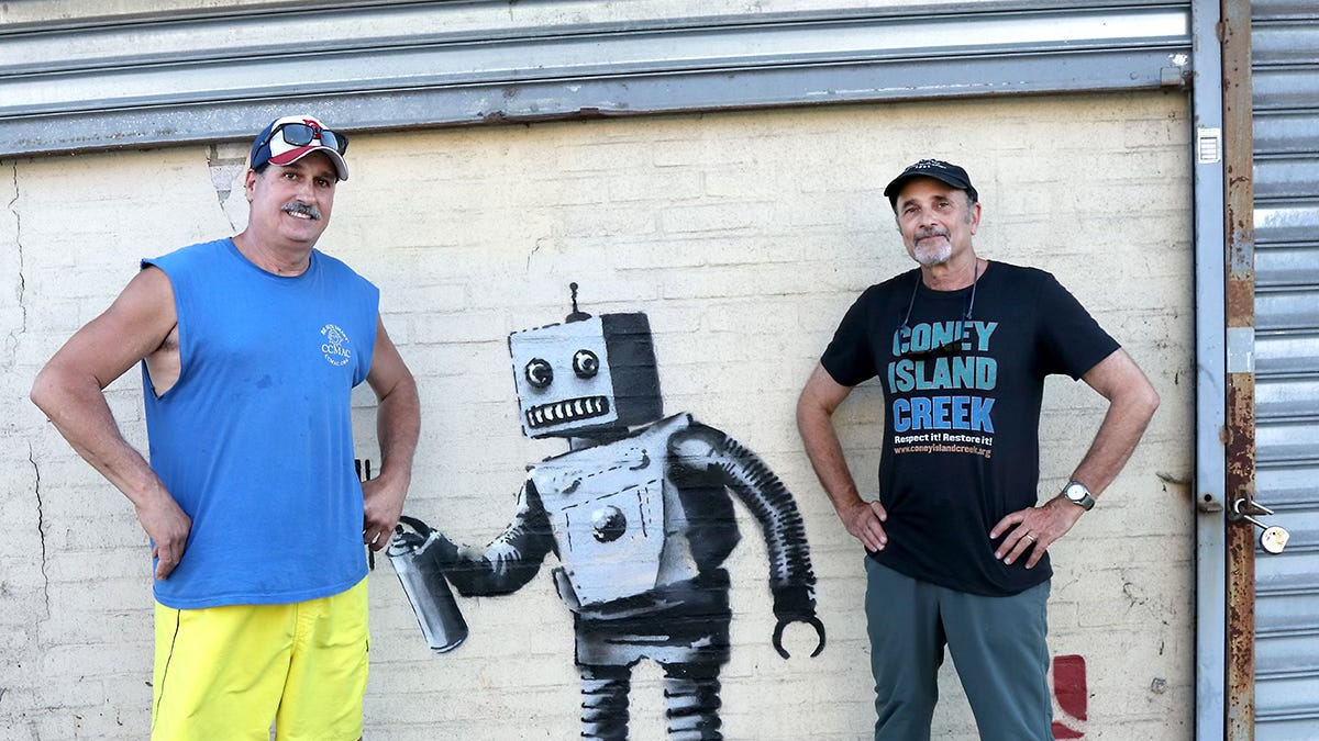 Banksy Art Robot - Island Barcode Wall Coney com: Canvas Graffiti 