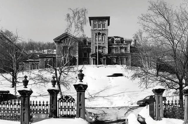 Donald Ewen Cameron's Montreal experiments: a dark chapter.