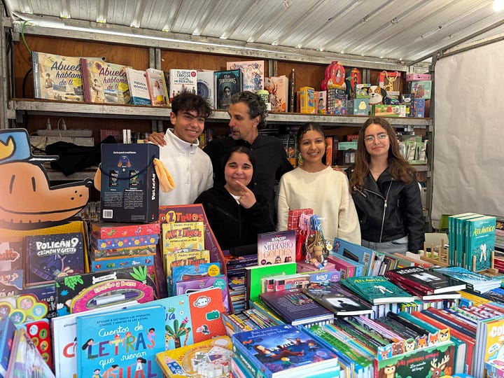 Firmando libros en Vélez-Málaga