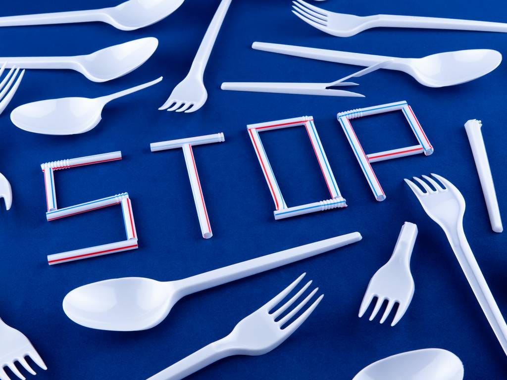 stop alla plastica monouso