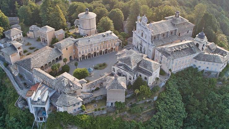 Guided tours lago d'Orta, Lake Maggiore, Island of S. Giulio, Castle of Angera, Verbania, Stresa, Vercelli, Sacro Monte, Sanctuary of the Madonna del Sasso, Varallo Sesia, Pavia, Milan Guided tours lago d'Orta, Lake Maggiore, Island of S. Giulio, Castle of Angera, Verbania, Stresa, Vercelli, Sacro Monte, Sanctuary of the Madonna del Sasso, Varallo Sesia, Pavia, Milan