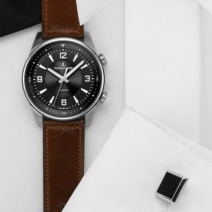  Turning the Polaris Automatic's secondary crown rotates the inner bezel, which can be used to time a dive. 
