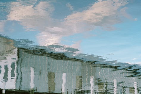 compression of short tele-photo lenses