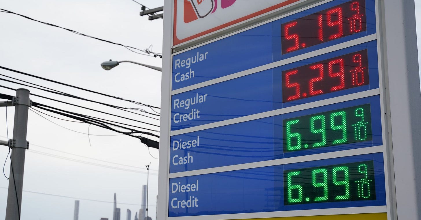 National average gas price hits $5 per gallon for first time