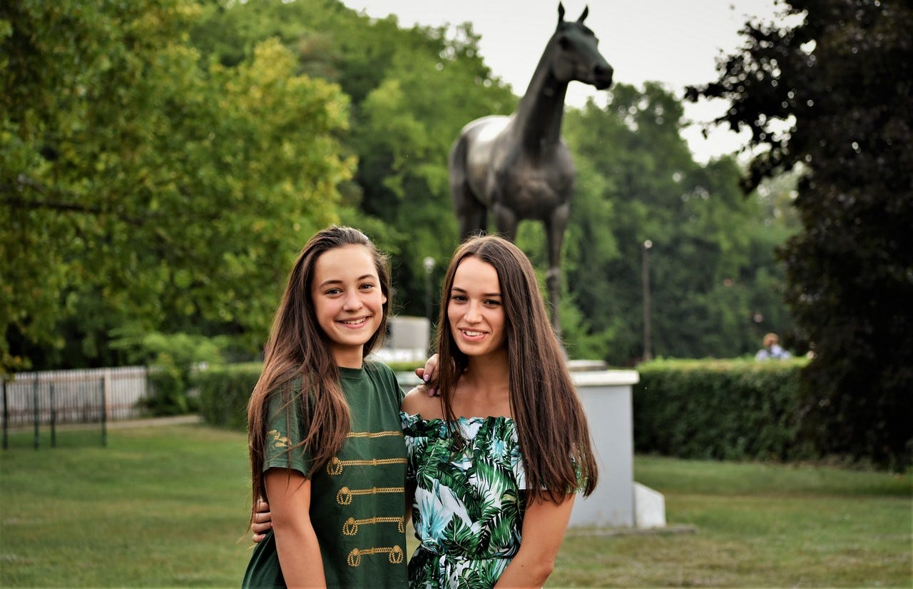 Vágtázó nővérek