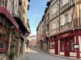 VIDÉO. Limoges au cœur de mon quartier : visite insolite autour de la place  de la Motte
