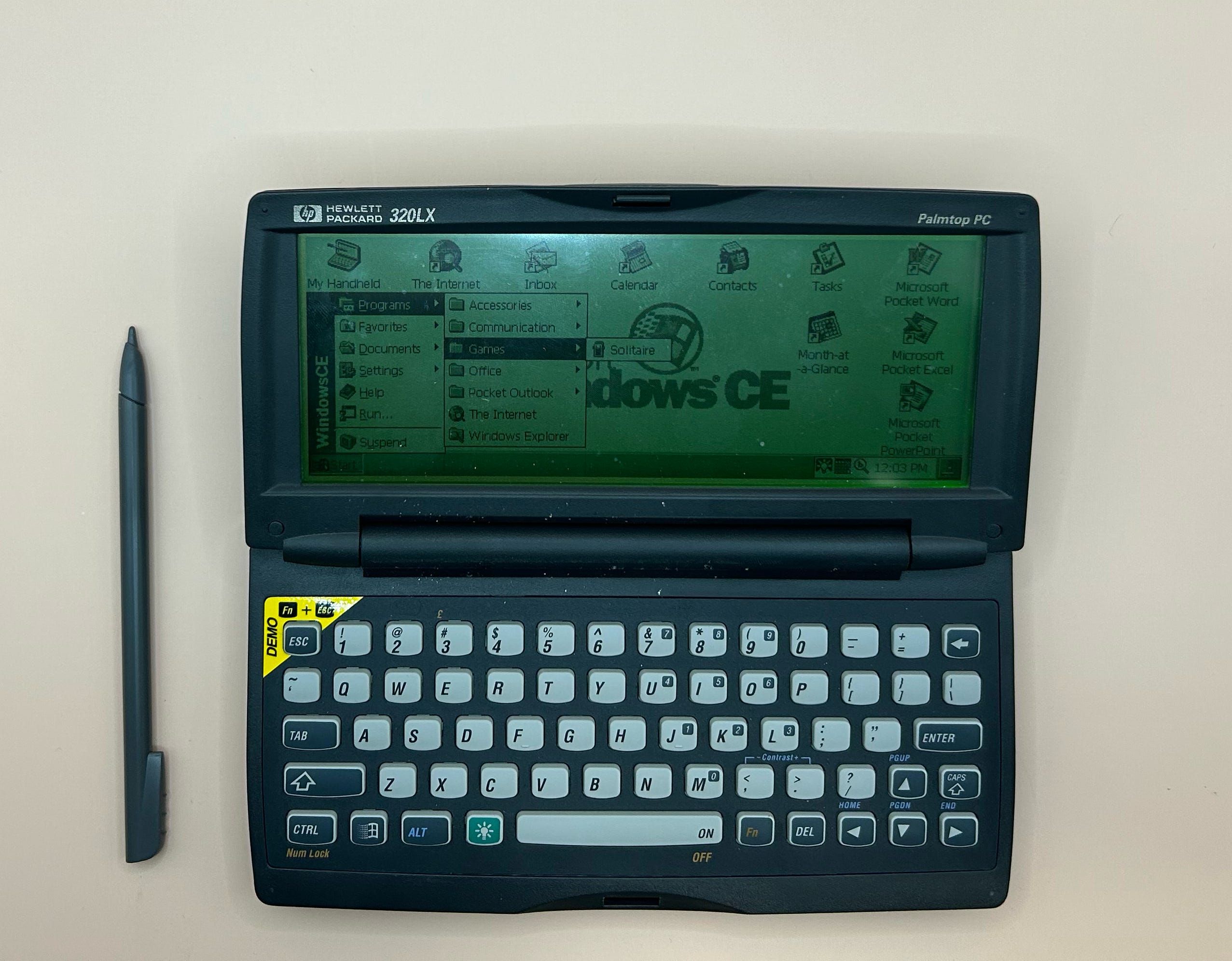 The HP 320LX - by Jonathan Scott - Retro Tech Reads