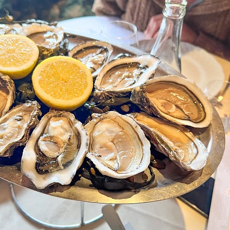Le Duc seafood restaurant in Paris