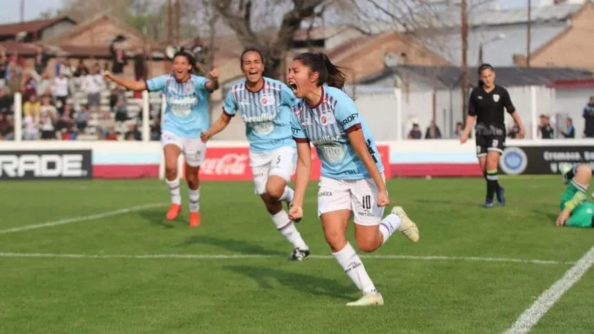 Empataba, le echaron a dos en el primer tiempo y lo ganó: UAI Urquiza,  imparable en el femenino - TyC Sports