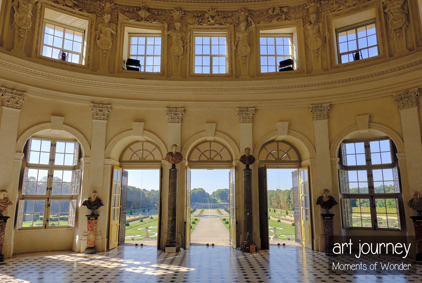 Interior dome Vaux le Vicomte