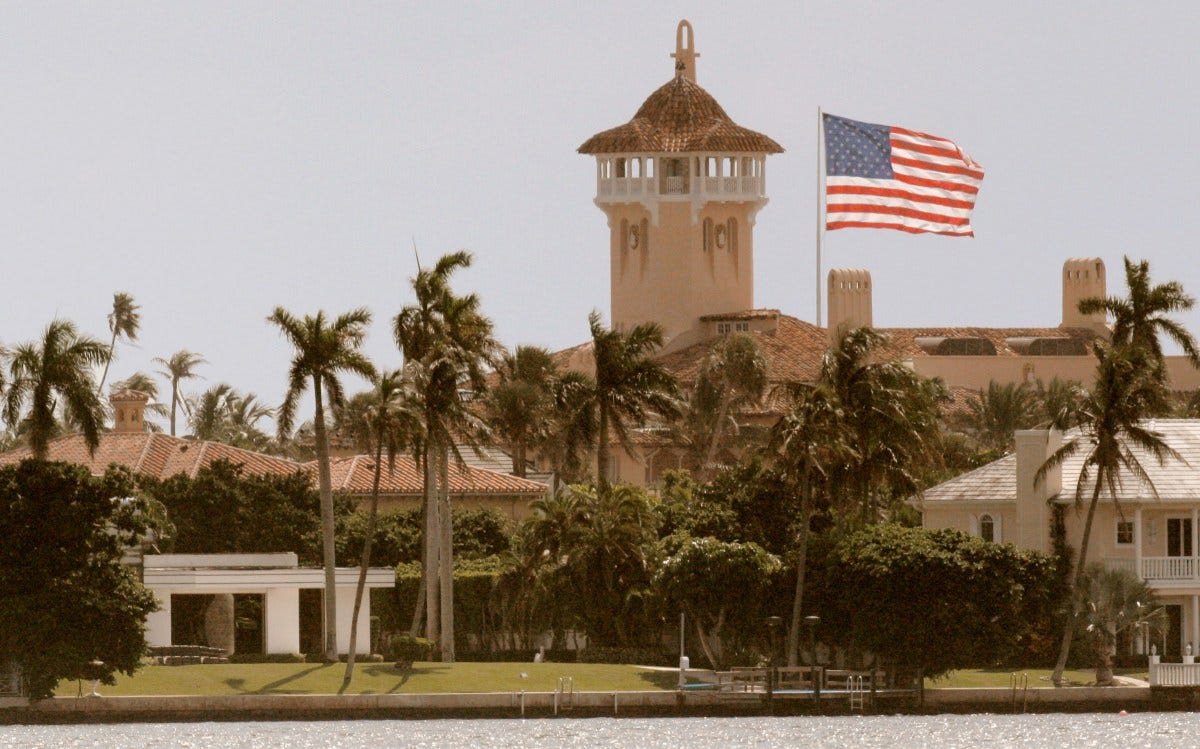 A U.S. flag waves atop a flagpole outside Donald Trump's Mar-a-Lago estate in Palm Beach, Florida, October 5, 2006. A U.S. flag waves atop a flagpole outside Donald Trump's Mar-a-Lago estate in Palm Beach, Florida, October 5, 2006.