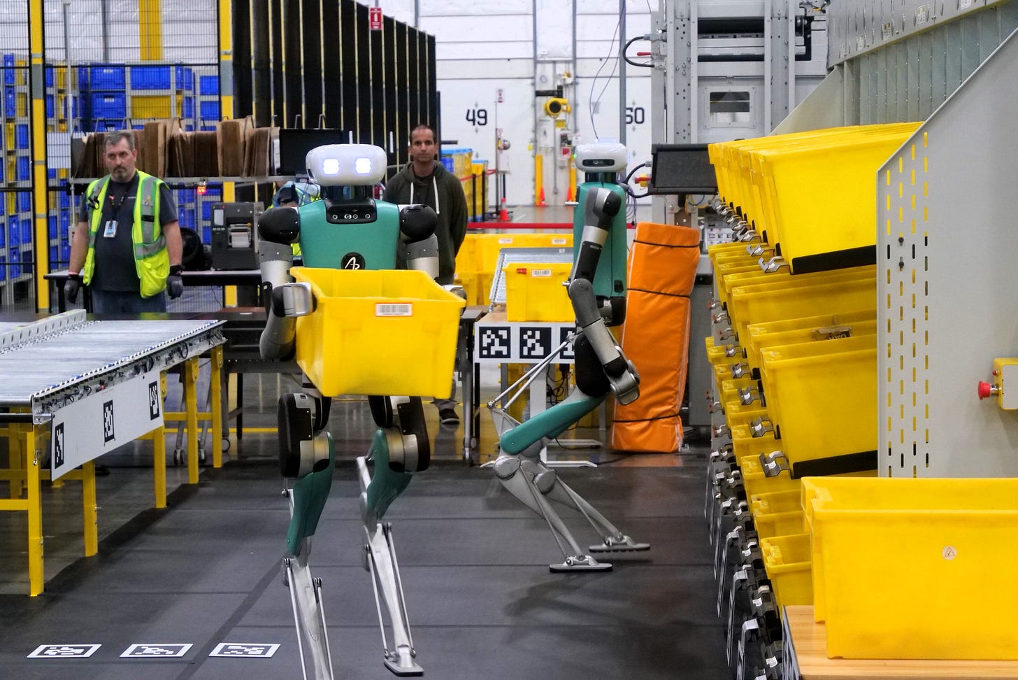 Getting to know 'Digit,' the humanoid robot that Amazon just started  testing for warehouse work – GeekWire