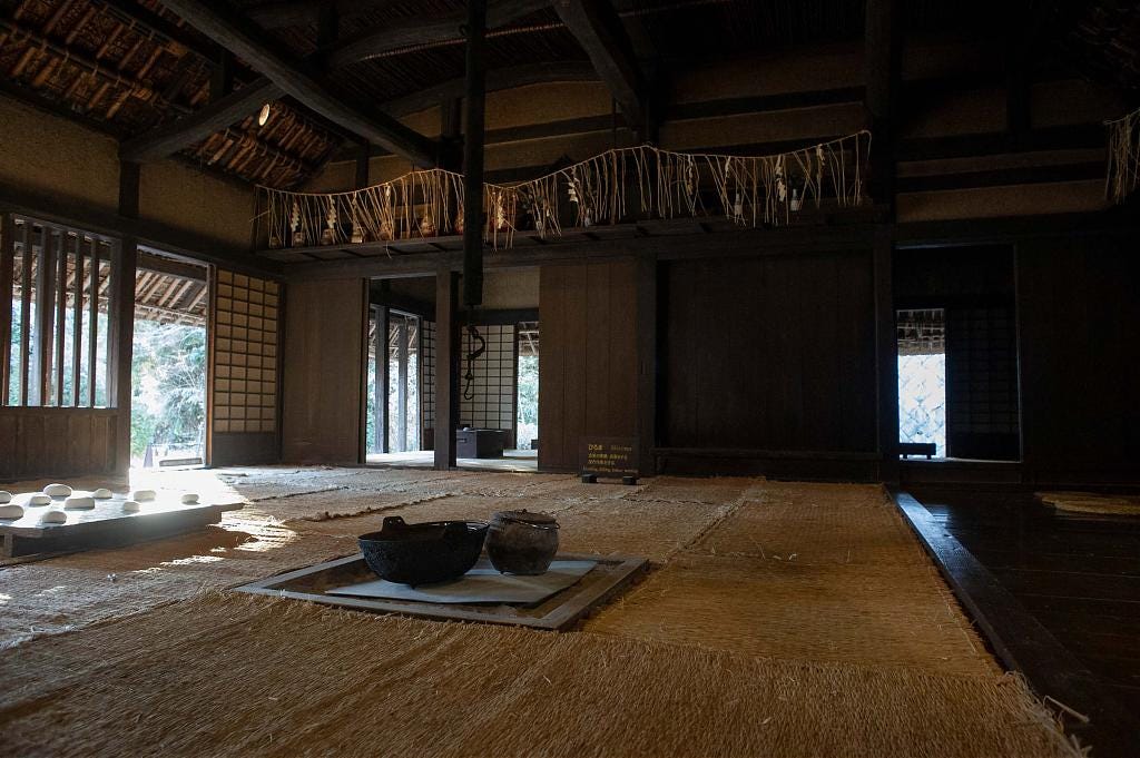 The irori in the hiroma of the Kitamura House The irori in the hiroma of the Kitamura House