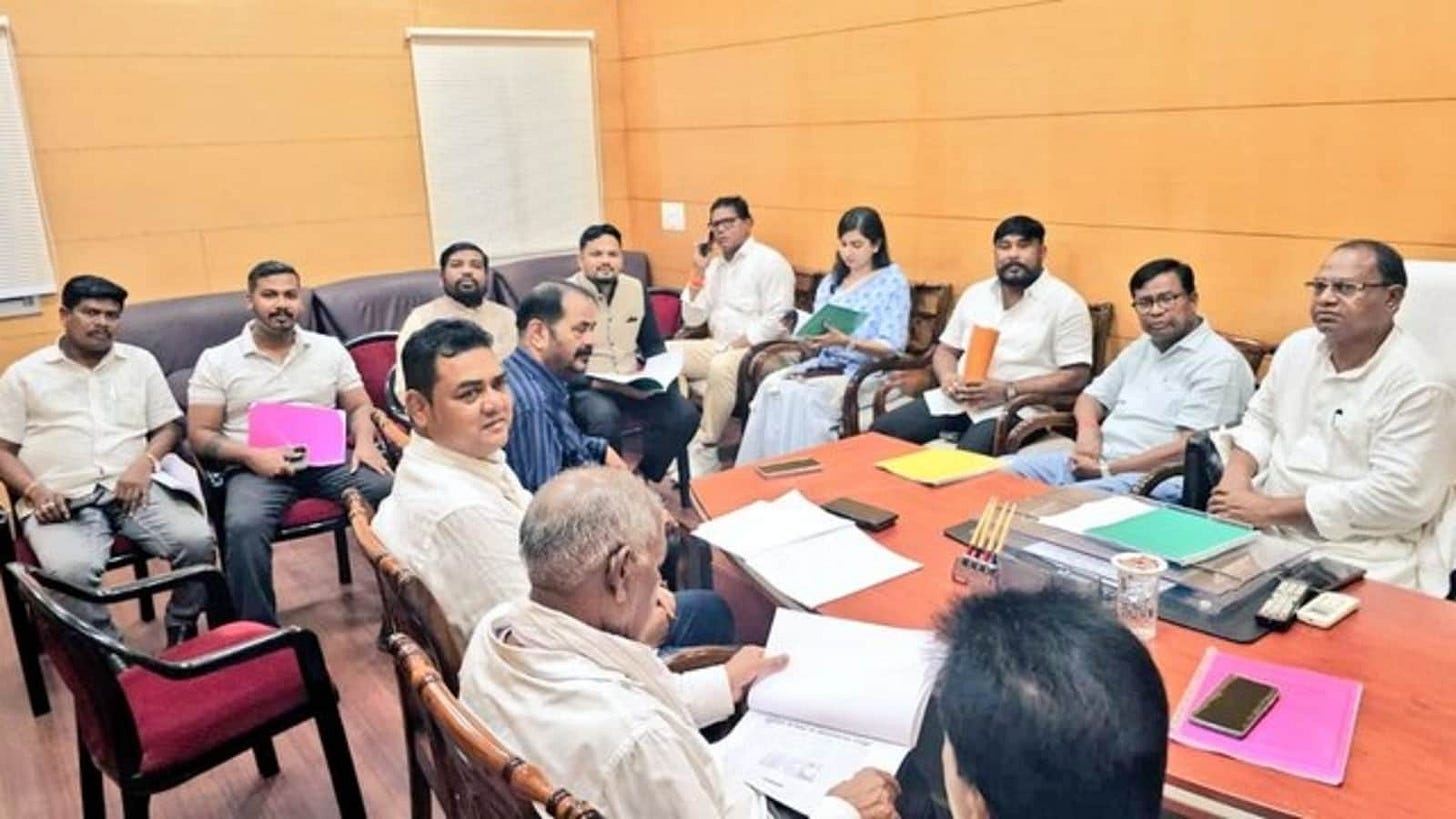 Congress submits notice for no-confidence motion against BJP govt in Odisha  | Latest News India