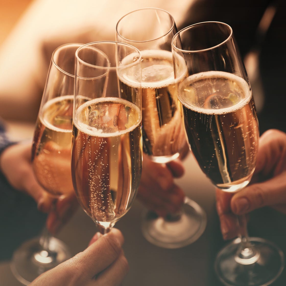 The #1 Thing Etiquette Pros Say to Never Do While Giving a Toast