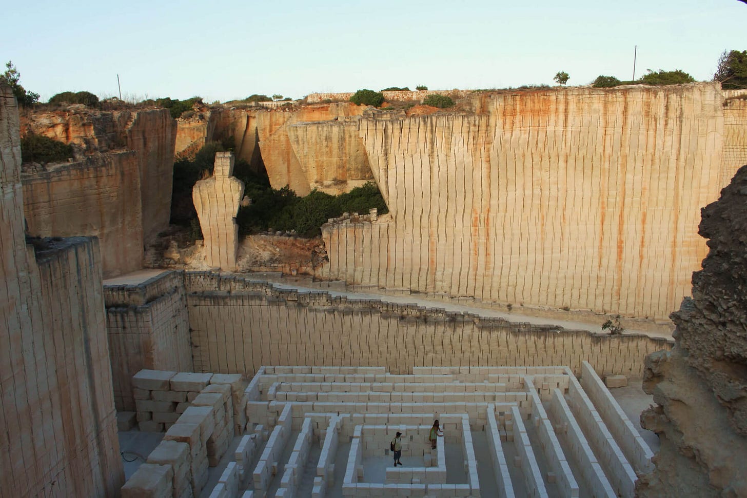 Space rental form - Lithica