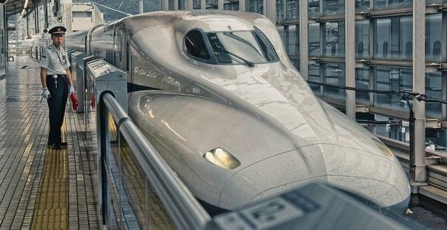 A Guide to Japanese Train Etiquette for Expats