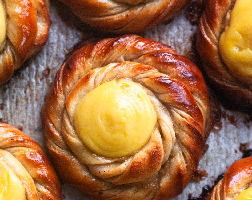 Vanilla Swirl Custard Buns