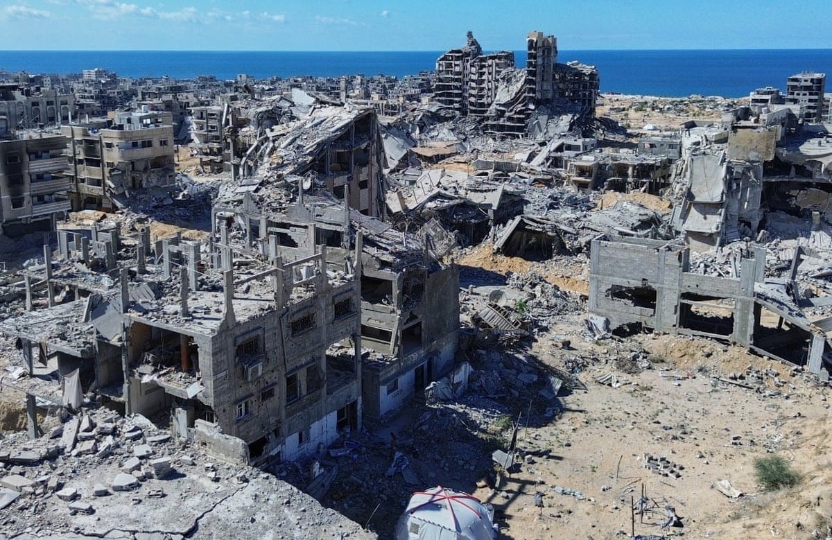 It's like a nuclear bomb has hit': shocked Palestinians return home to  desolation | Gaza | The Guardian