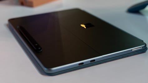 Microsoft Surface Pro Laptop Snapdragon X Plus 2025