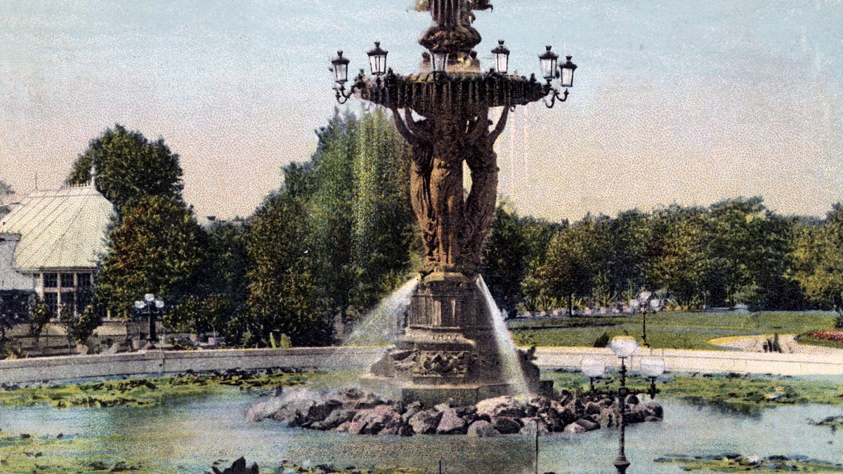 The Bartholdi Fountain, aka the Fountain of Light and Water