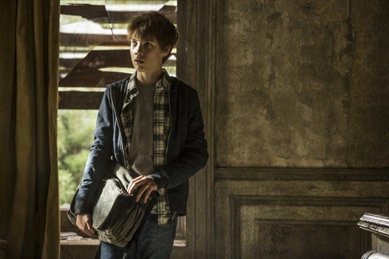 tom taylor in the dark tower movie visiting the wastelands for man in black tom taylor in the dark tower movie visiting the wastelands for man in black