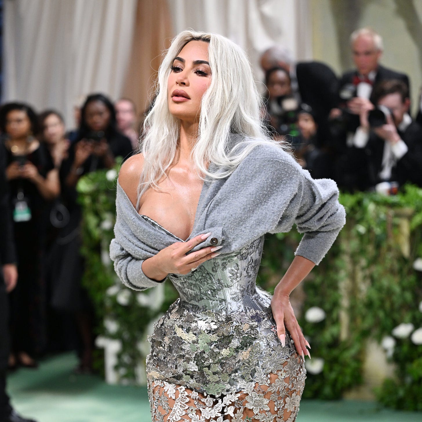 Kim Kardashian Stuns Met Gala in Corset That Leaves Little Room to Breathe  - The New York Times