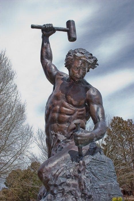 Man sculpting himself : r/BeAmazed