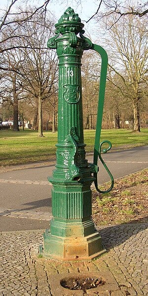 File:Berlin Pumpe 13.jpg