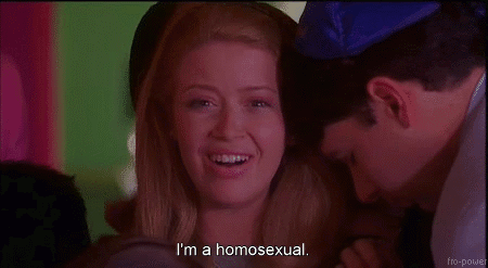 Megan desesperada dizendo 'eu sou homossexual!' enquanto outros lgbts a acolhem