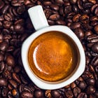 Il caffè italiano: un rito tra scienza e leggenda