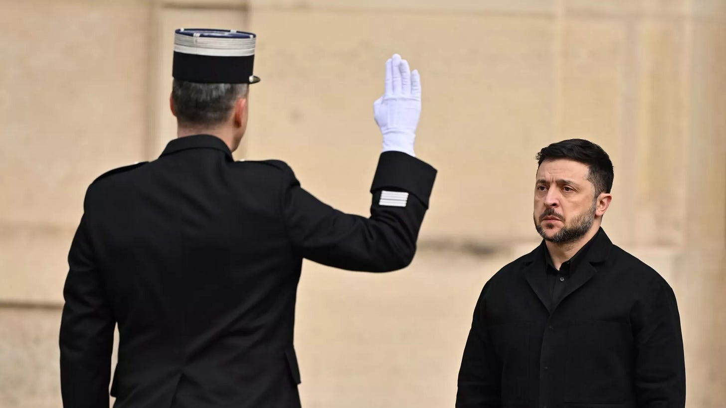 Владимир Зеленский перед встречей с Эммануэлем Макроном в Елисейском дворце в Париже - РИА Новости, 1920, 03.12.2025