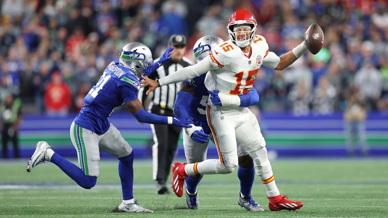 Seahawks stifle Chiefs, make Vikings last unbeaten | theScore Seahawks stifle Chiefs, make Vikings last unbeaten | theScore