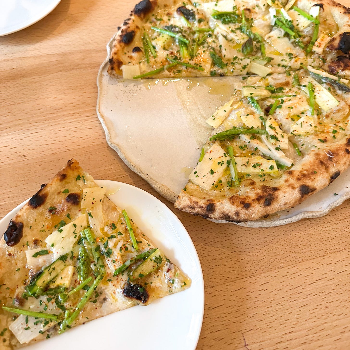Oobatz pizza in Paris with vegetarian options