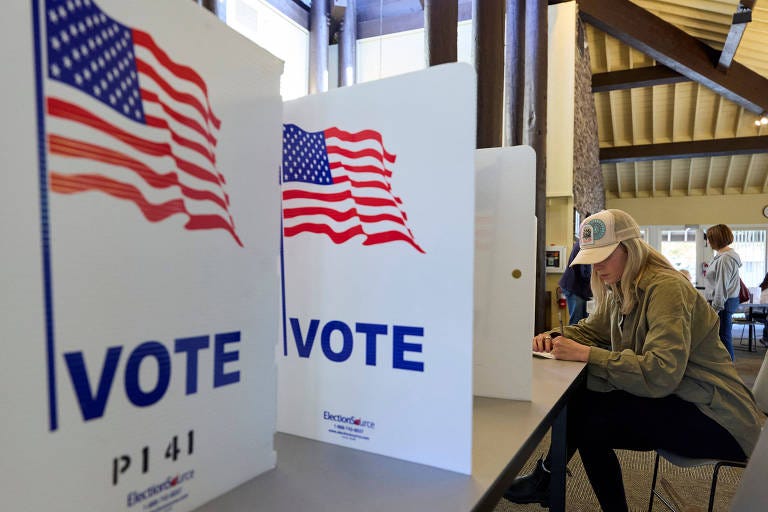 EUA: Democratas se dizem mais dispostos a votar em 2026 - 13/11/2025 -  Mundo - Folha