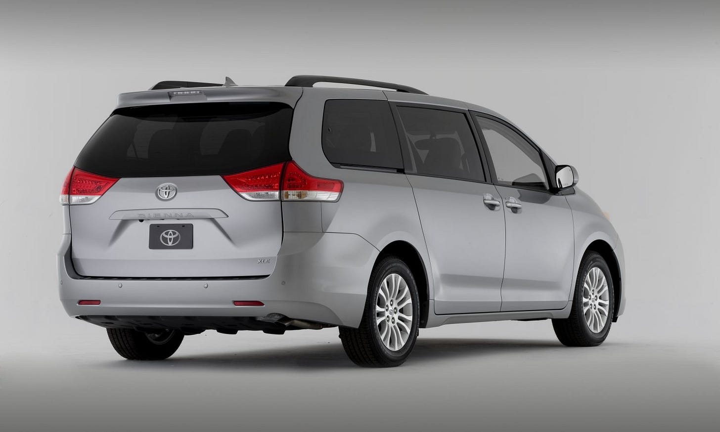 2011 - 2014 Toyota Sienna XLE 003 - Toyota USA Newsroom