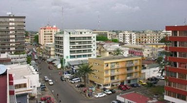Immeubles à Libreville, capitale du Gabon Immeubles à Libreville, capitale du Gabon