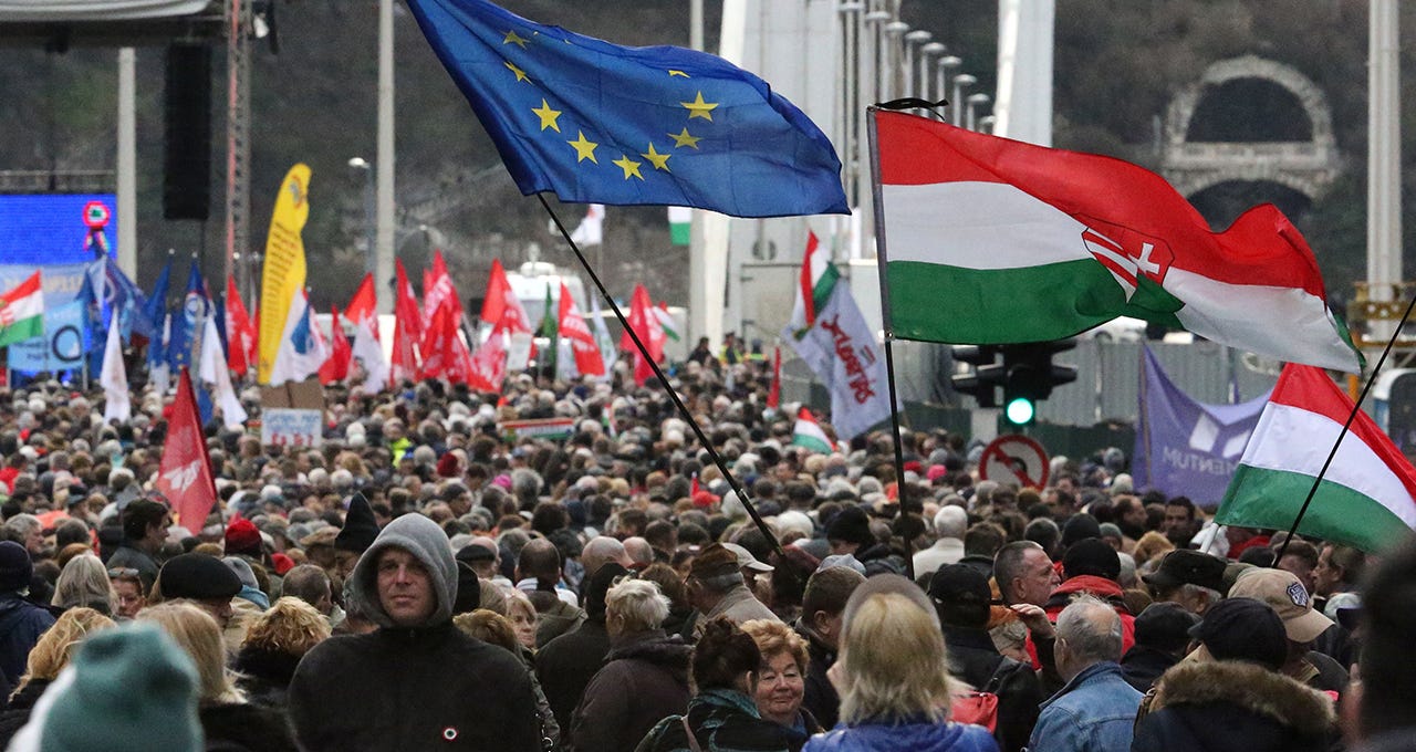 Supporters of European populist parties stand out on key issues | Pew  Research Center