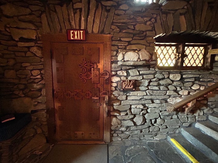 Entrance, stairs, alcove