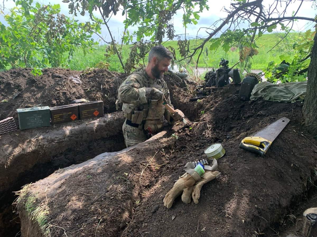 Canadian soldier explains why he's returning to Ukraine's eastern trenches | Globalnews.ca Canadian soldier explains why he's returning to Ukraine's eastern trenches | Globalnews.ca