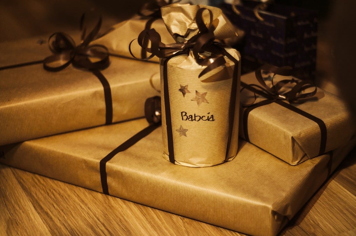 Brown paper—turned into pretty gift wrap. Brown paper—turned into pretty gift wrap.