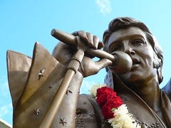 Elvis Statue in Hawaii Elvis Statue in Hawaii