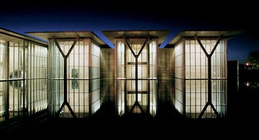 沃斯堡現代美術館水面與玻璃|來源:ArchDaily / Tadao Ando Architect and Associates 沃斯堡現代美術館水面與玻璃|來源:ArchDaily / Tadao Ando Architect and Associates
