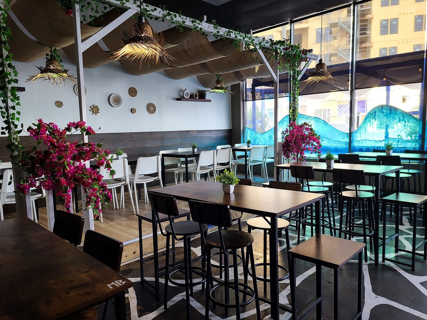 MOCCO BISTRO interior dining