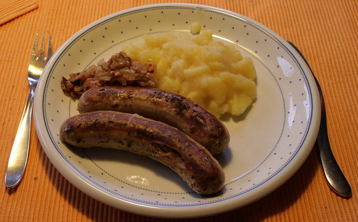 Images from Wikipedia (By Takeaway - Own work, CC BY-SA 3.0 / By Tamorlan - Own work, CC BY-SA 3.0)
