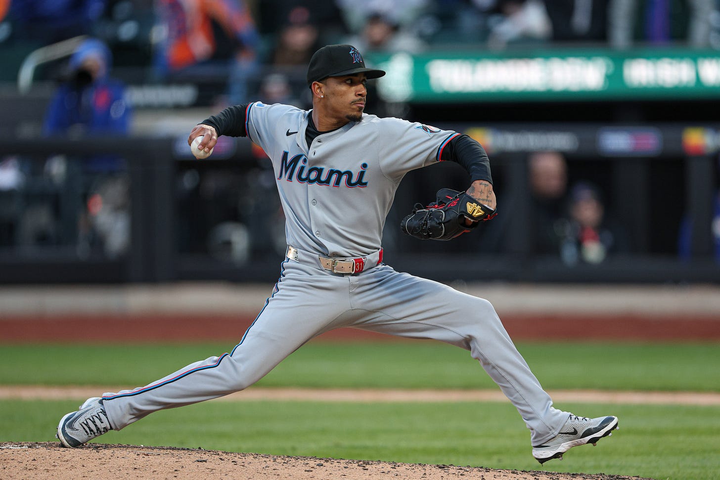 Why Ronny Henriquez deserves the Marlins closer's role - Marlins - Fish On  First